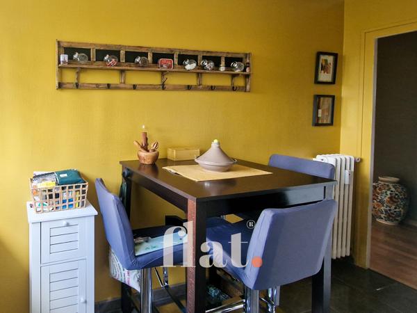 Grand Appartement T3/T4 de 92m2+Place de pkg en s/sol+ balcon / dpe C / 3ème étage / ascenseur