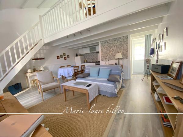 Maison à vendre 2 pièces SAINT GILLES CROIX DE VIE (85)- T2 mezzanine avec sa courette et une dépendance