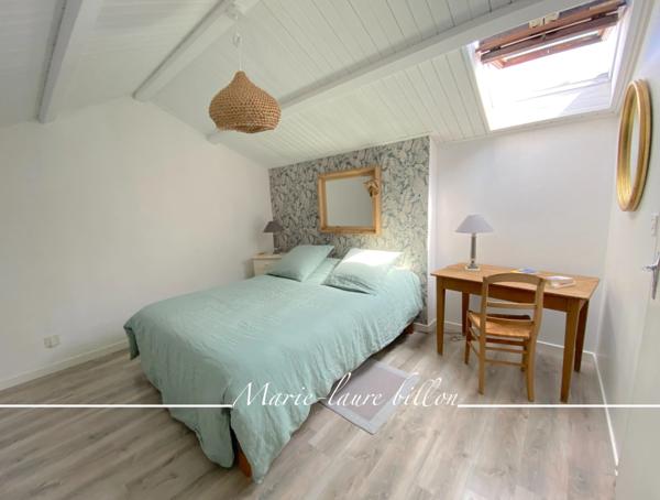 Maison à vendre 2 pièces SAINT GILLES CROIX DE VIE (85)- T2 mezzanine avec sa courette et une dépendance