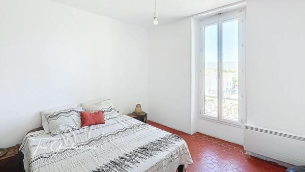 Maison de charme à fort potentiel sur Peyrolles !