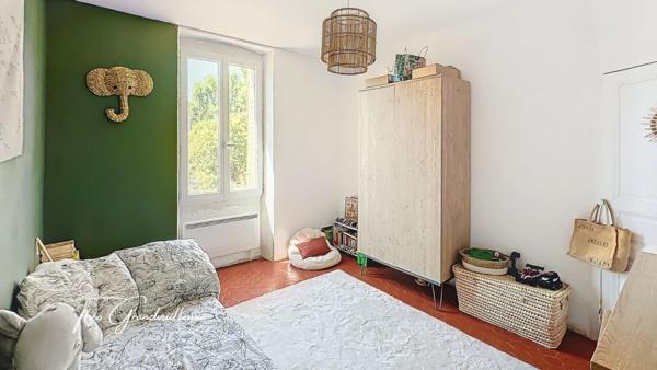 Maison de charme à fort potentiel sur Peyrolles !