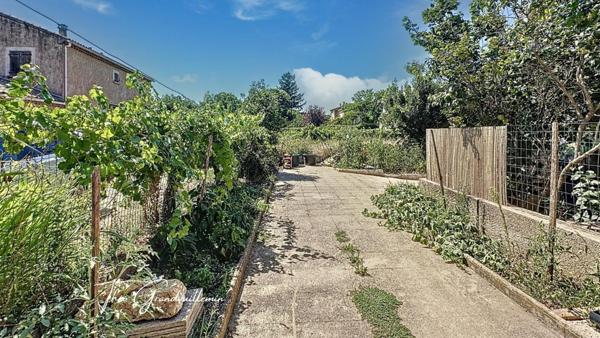 Maison de charme à fort potentiel sur Peyrolles !