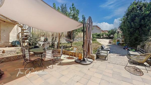 Maison de charme à fort potentiel sur Peyrolles !