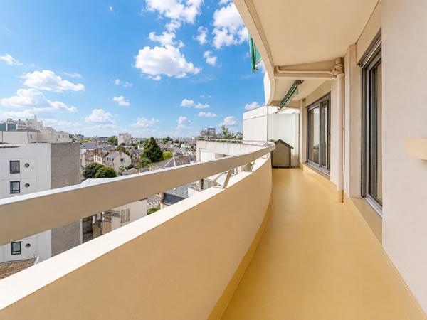 Appartement Orleans 3 pièces de 85.63 m2 avec balcon, ascenseur, parking et cave