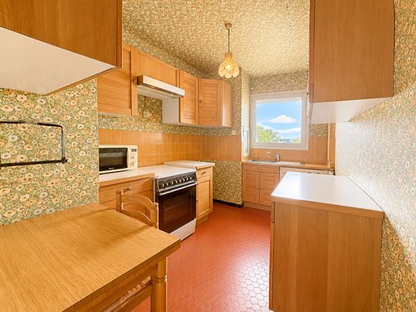 Appartement Orleans 3 pièces de 85.63 m2 avec balcon, ascenseur, parking et cave