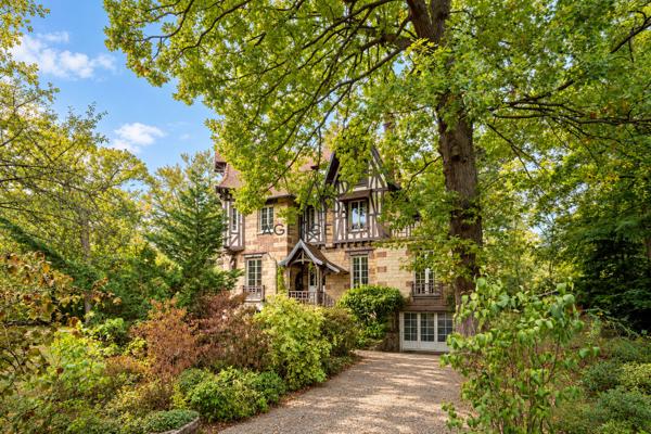 Maison Le Vésinet 9 pièces 214 m² Le vesinet