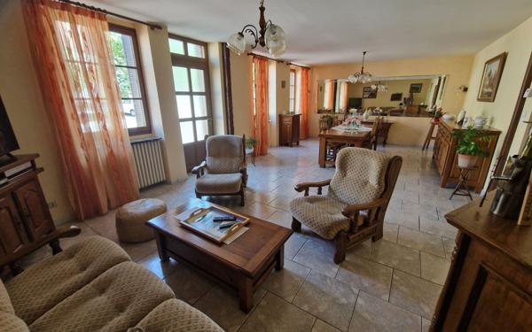 Maison à vendre    6 pièces •  Saint-Vallier