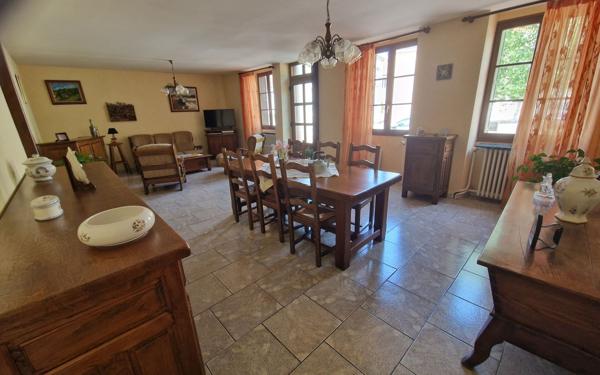 Maison à vendre    6 pièces •  Saint-Vallier