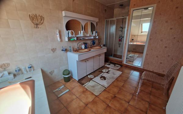 Maison à vendre    6 pièces •  Saint-Vallier