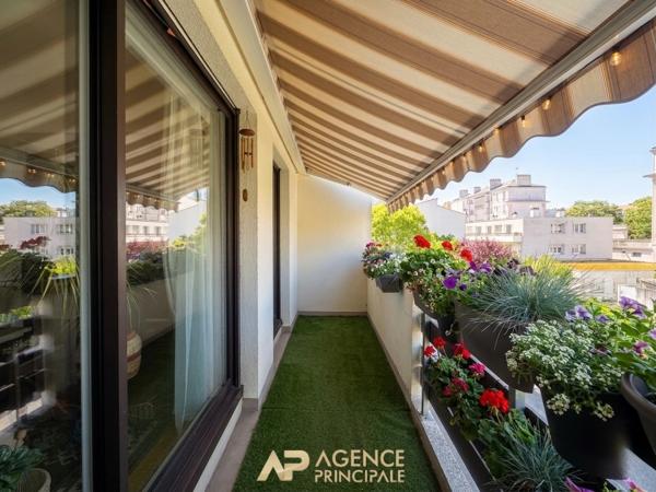 Appartement Type 2 - Parking + Balcon + Ascenseur - La Rochelle secteur Bastion St Nicolas €299 000 ** - Référence JH730ED1