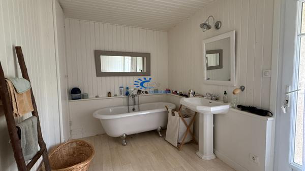 SAINT ROGATIEN MAISON 4 CHAMBRES PISCINE GARAGE  La rochelle