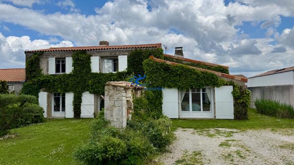 SAINT ROGATIEN MAISON 4 CHAMBRES PISCINE GARAGE  La rochelle