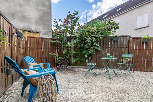 Maison de ville rénovée avec terrasse en centre ville de Crépy-en-Valois