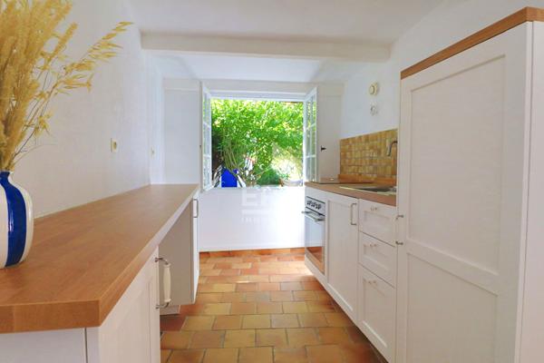 À LOUER MAISON 55 m² MEUBLÉ AVEC JARDIN DE 100 m² -POINTE ROUGE - À 300 M DE LA MER
