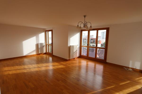 GRAND APPARTEMENT 2 PIECES 74M² - SECTEUR ST MARCEAU MOUILLERE