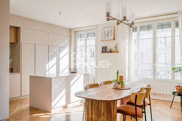 Appartement traversant - vue dégagée - ascenseur - cave