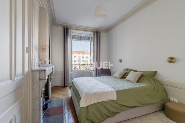 Appartement traversant - vue dégagée - ascenseur - cave