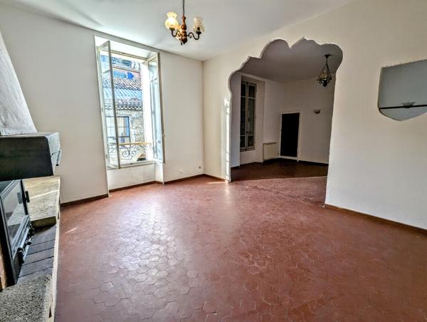 Spacieux T4 vue Sainte Victoire + remise et atelier