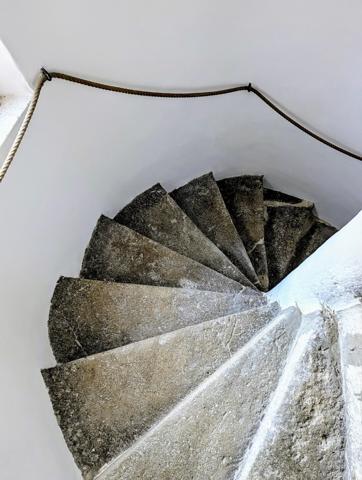 Spacieux T4 vue Sainte Victoire + remise et atelier