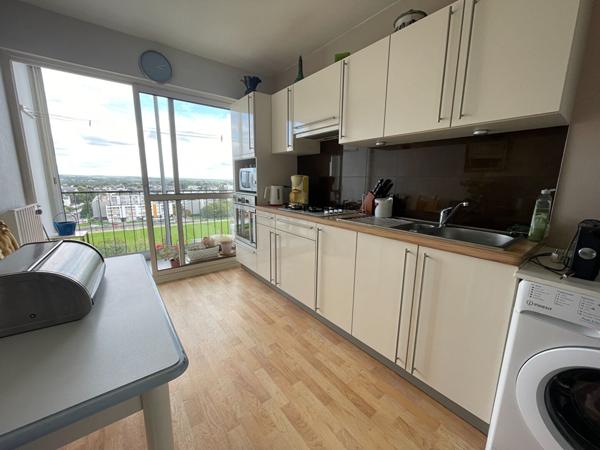 VANNES secteur Ménimur appartement 78 m², 2 chambres, commerces, bus, écoles.