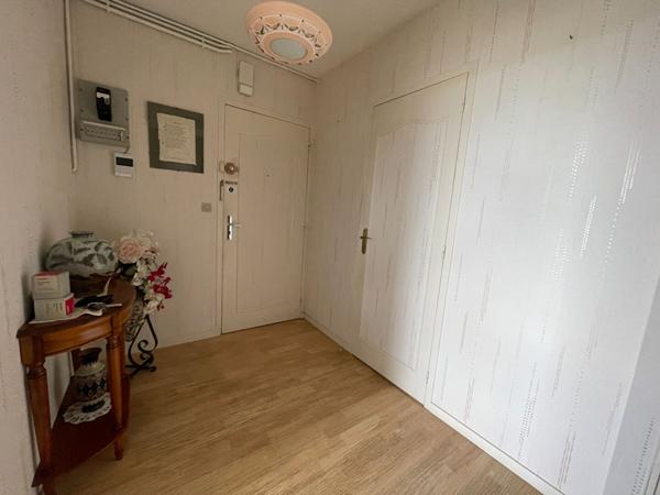 VANNES secteur Ménimur appartement 78 m², 2 chambres, commerces, bus, écoles.