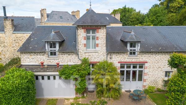DINAN – ÉLÉGANTE DEMEURE ANGLO-NORMANDE AVEC DÉPENDANCE