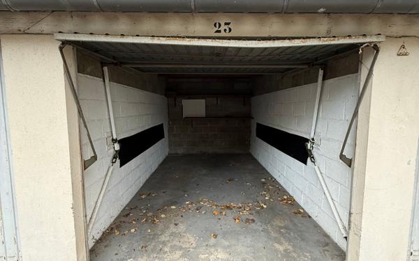 Stationnement à vendre    Antony