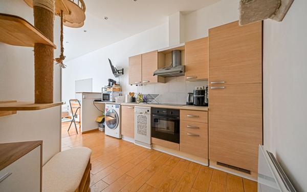 Appartement à louer    2 pièces • 36,83 m2 Paris 17