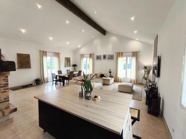 Maison 6 pièces de 167m² avec piscine