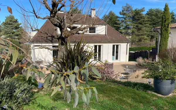 Maison à vendre    5 pièces •  Sainte-Foy-lès-Lyon