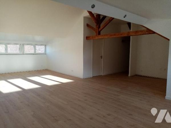 centre ville  Appartement très lumineux  F4,  2 parkings, cave
Etat neuf, prestations de qualité