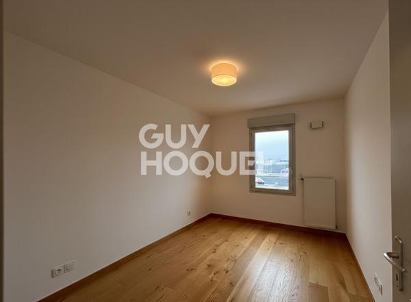 T2 lumineux avec balcon et garage