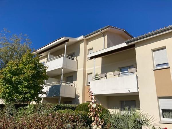 Parking + appartement + parking