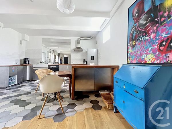 Appartement à vendre  4 pièces - 93,05 m 2   ROMAINVILLE  - 93