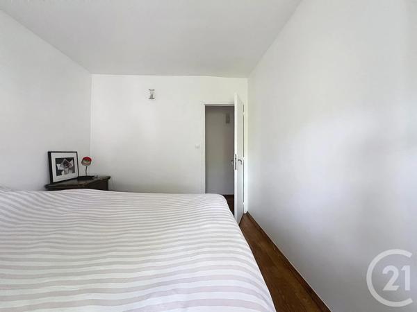 Appartement à vendre  4 pièces - 93,05 m 2   ROMAINVILLE  - 93