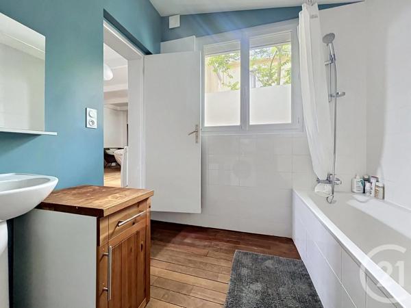 Appartement à vendre  4 pièces - 93,05 m 2   ROMAINVILLE  - 93