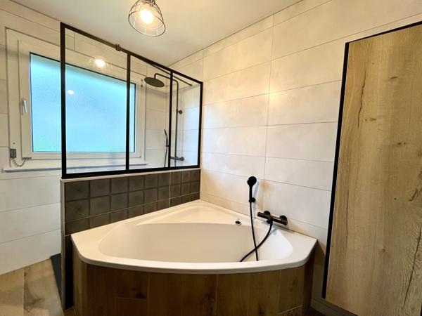 Maison
                                                                                                                                                                                                                                                                                                                        6 pièce(s)                                                                                                                                                                                                          4 chambre(s)                                                                                                                                                                                                          110  m²