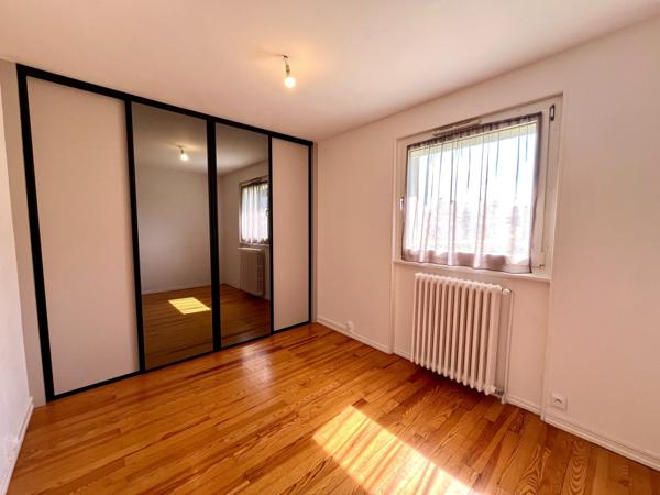 Maison
                                                                                                                                                                                                                                                                                                                        6 pièce(s)                                                                                                                                                                                                          4 chambre(s)                                                                                                                                                                                                          110  m²