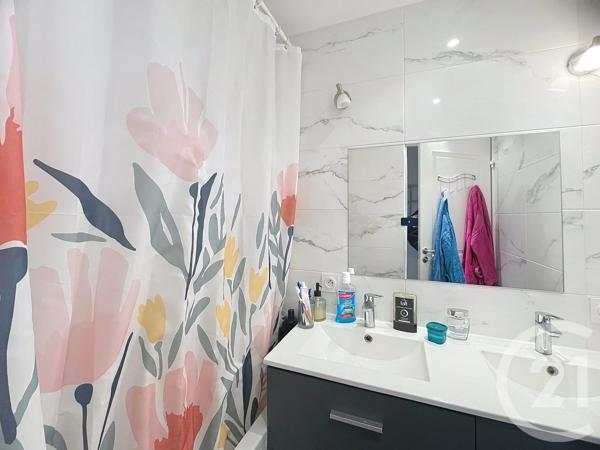 Appartement F4 à vendre  4 pièces - 65 m 2   NOISY LE GRAND  - 93