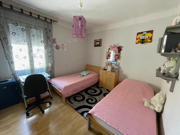 Immeuble à vendre    3 pièces • 165 m2 Hayange