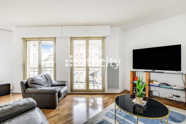 Appartement
         2 pièces
        - 55 m² 560 000 € *