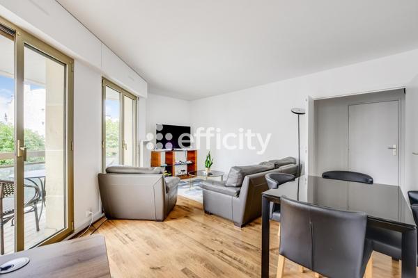 Appartement
         2 pièces
        - 55 m² 560 000 € *