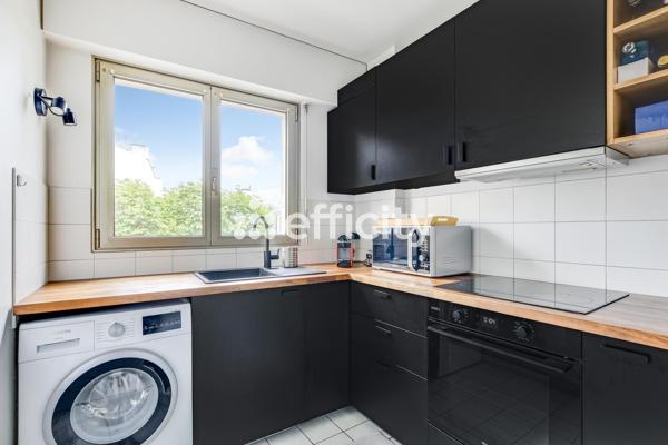 Appartement
         2 pièces
        - 55 m² 560 000 € *