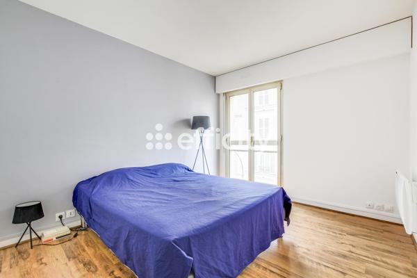 Appartement
         2 pièces
        - 55 m² 560 000 € *