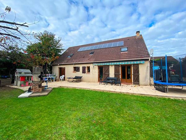 Maison spacieuse à vendre à Osny €474 000 ** - Référence 11093