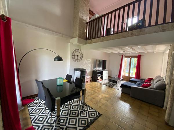 Maison spacieuse à vendre à Osny €474 000 ** - Référence 11093