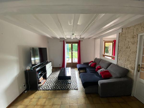 Maison spacieuse à vendre à Osny €474 000 ** - Référence 11093