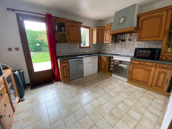 Maison spacieuse à vendre à Osny €474 000 ** - Référence 11093