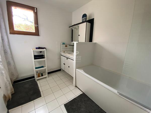 Maison spacieuse à vendre à Osny €474 000 ** - Référence 11093