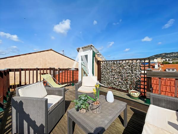 Appartement Cannes 3 pièces, rue d'Antibes, dernier étage